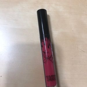 Kylie Velvet Liquid Lipstick in Surprise Me